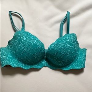 Victoria’s Secret 34B push-up bra in turquoise
